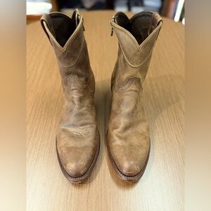 Like new. Tecovas The Dean. Cafe Goat. Size 9D. Leather soles.